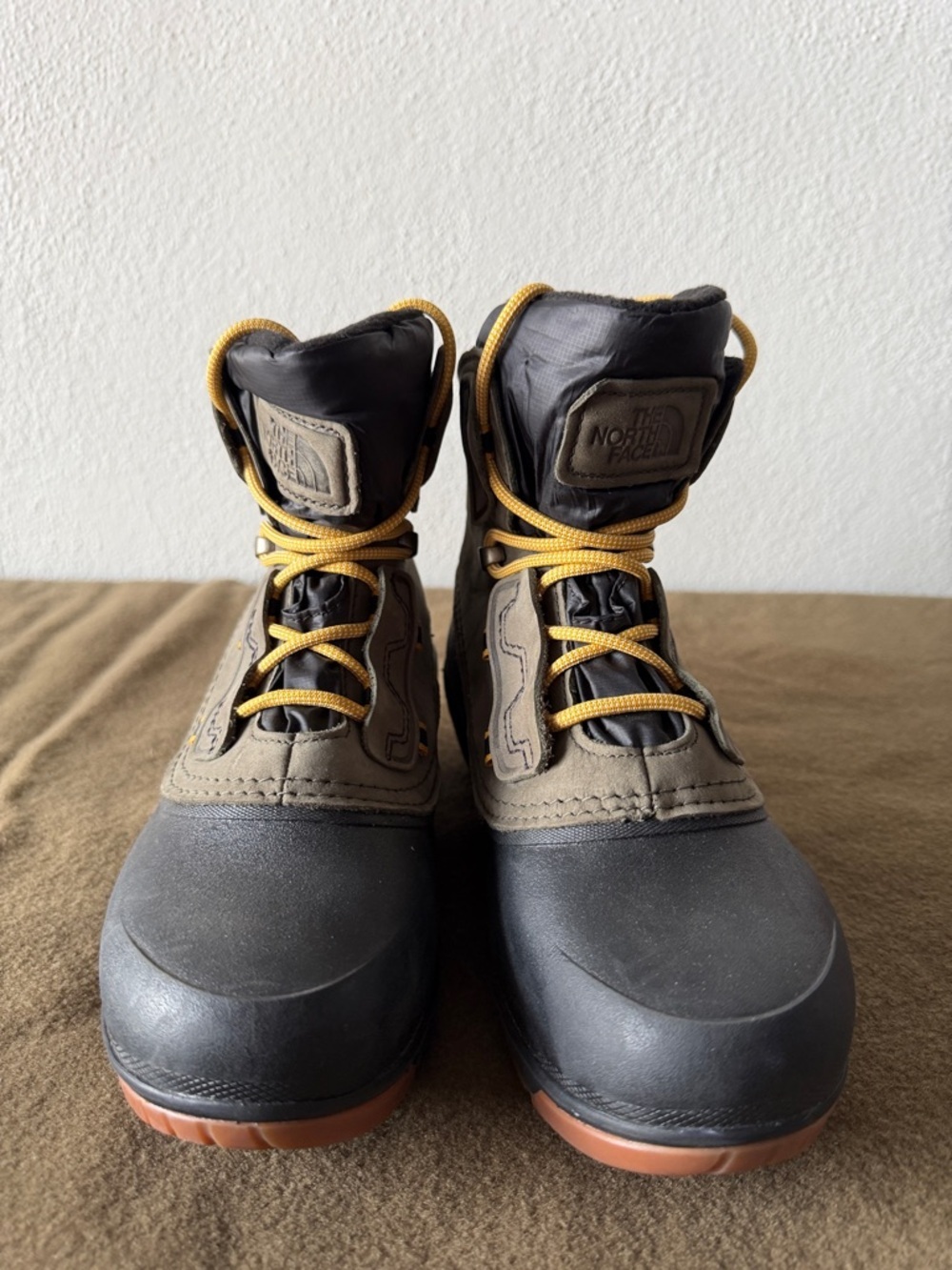 The North Face Women's Shellista IV Shorty Waterproof Boots Size 7.5 - Picture 3 of 5